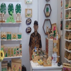 Hery Budiyanto, Jual Aksesoris dari Kayu Pinus hingga Beromzet Puluhan Juta