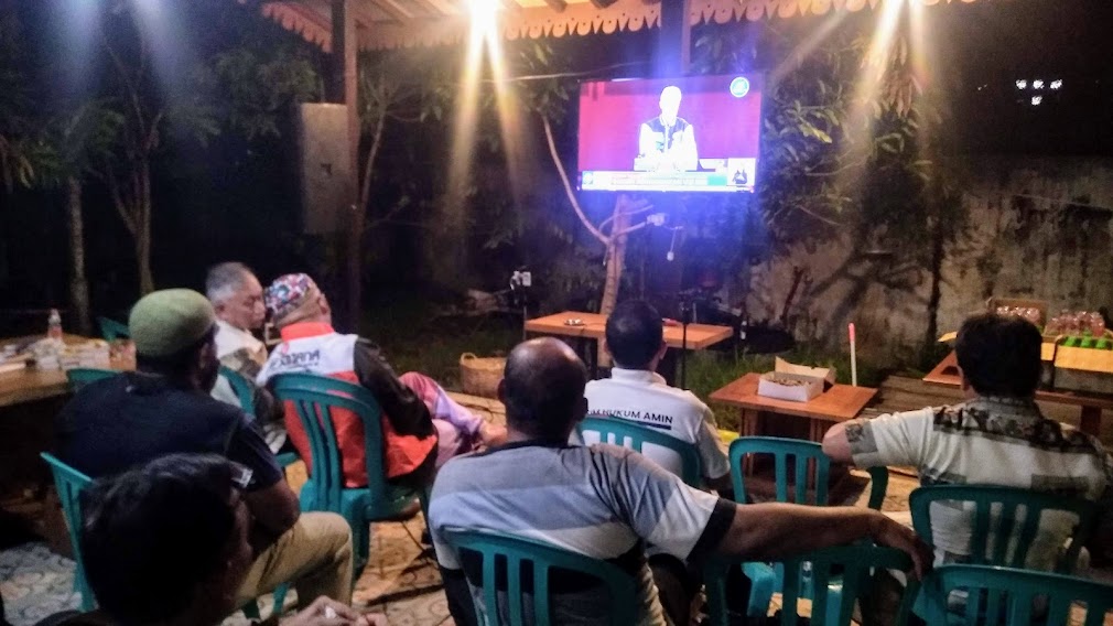 gambar nobar debat capres bersama pendukung eggi sudjana