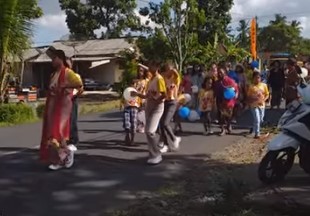 gambar perayaan hari raya unduh-unduh gkjw banyuwangi