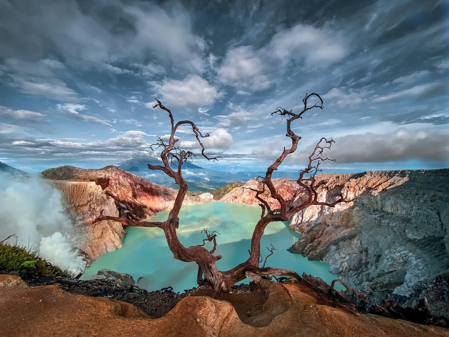 IJEN CRATER