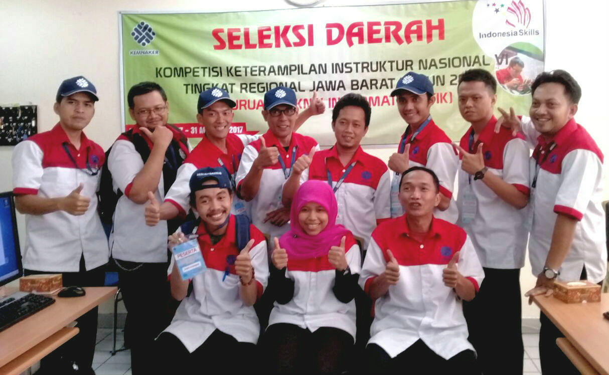 gambar Kelas Informasi dan Teknologi Desain Grafis