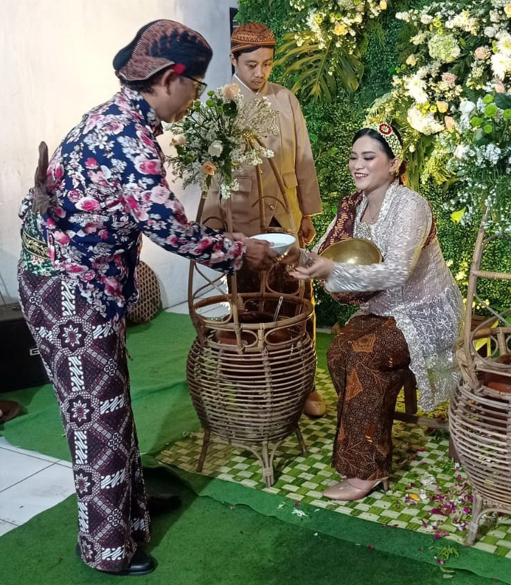gambar MC Tingkeban di Banyuwangi