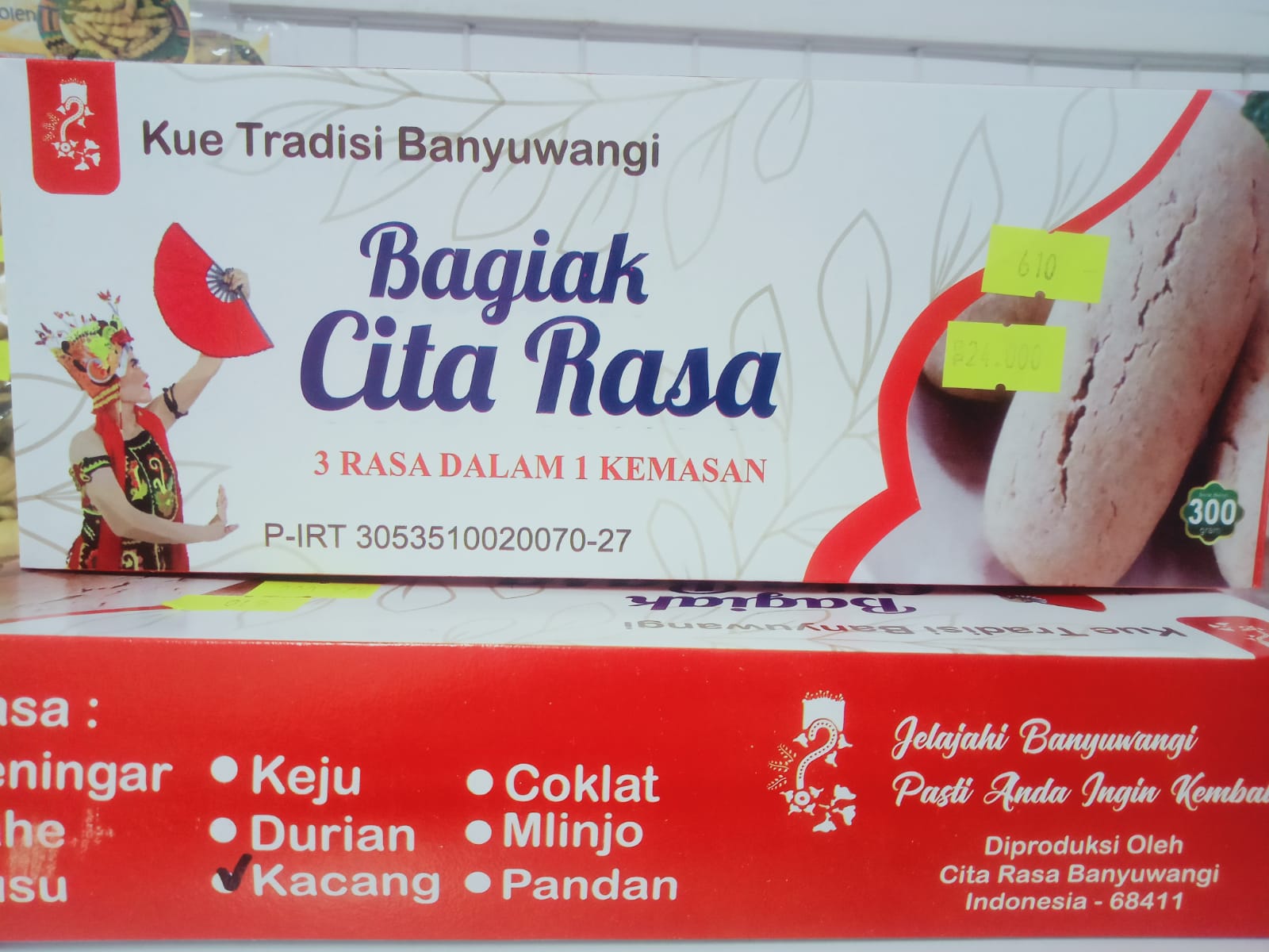 gambar oleh oleh khas banyuwangi, bagiak cita rasa. Paparan Gambar : <p>Bisa order Shopee juga lho!</p>
<p><a href="https://shopee.co.id/pia-glenmore-i.413328326.9134220051?sp_atk=3102e96c-3a8a-4949-ad70-cb29875fafb4&xptdk=3102e96c-3a8a-4949-ad70-cb29875fafb4">https://shopee.co.id/pia-glenmore-i.413328326.9134220051?sp_atk=3102e96c-3a8a-4949-ad70-cb29875fafb4&xptdk=3102e96c-3a8a-4949-ad70-cb29875fafb4</a></p>
<p>Komposisi </p>
<p>tapioka,tepung larut,telur,kelapa mentega</p>