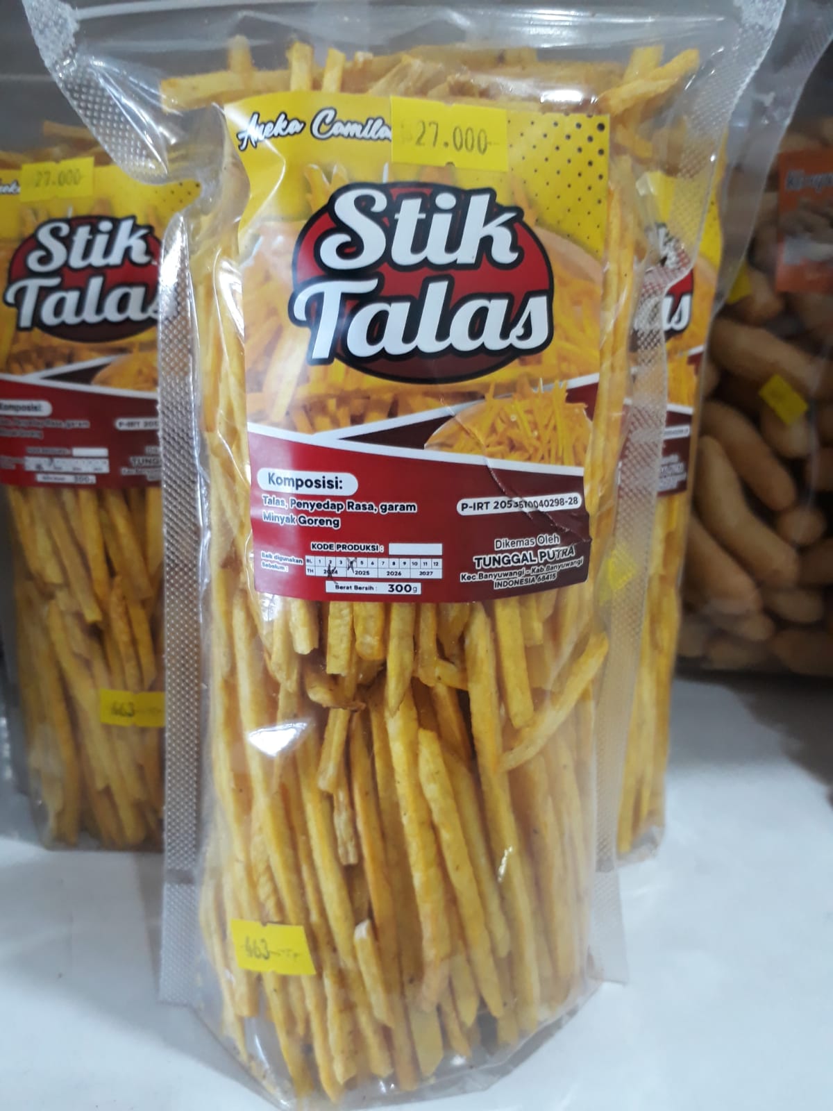 gambar oleh oleh khas banyuwangi, stik talas. Paparan Gambar : <p>Nikmati stik talas dengan cita rasa yang tak terlupakan </p>