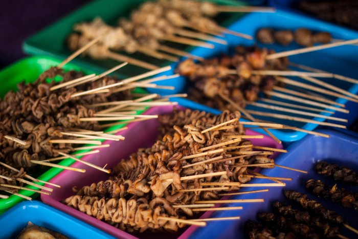 angkringan banyuwangi, sate usus angkringan
