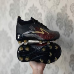 Gambar Sepatu Bola Komponen Merk SPECS