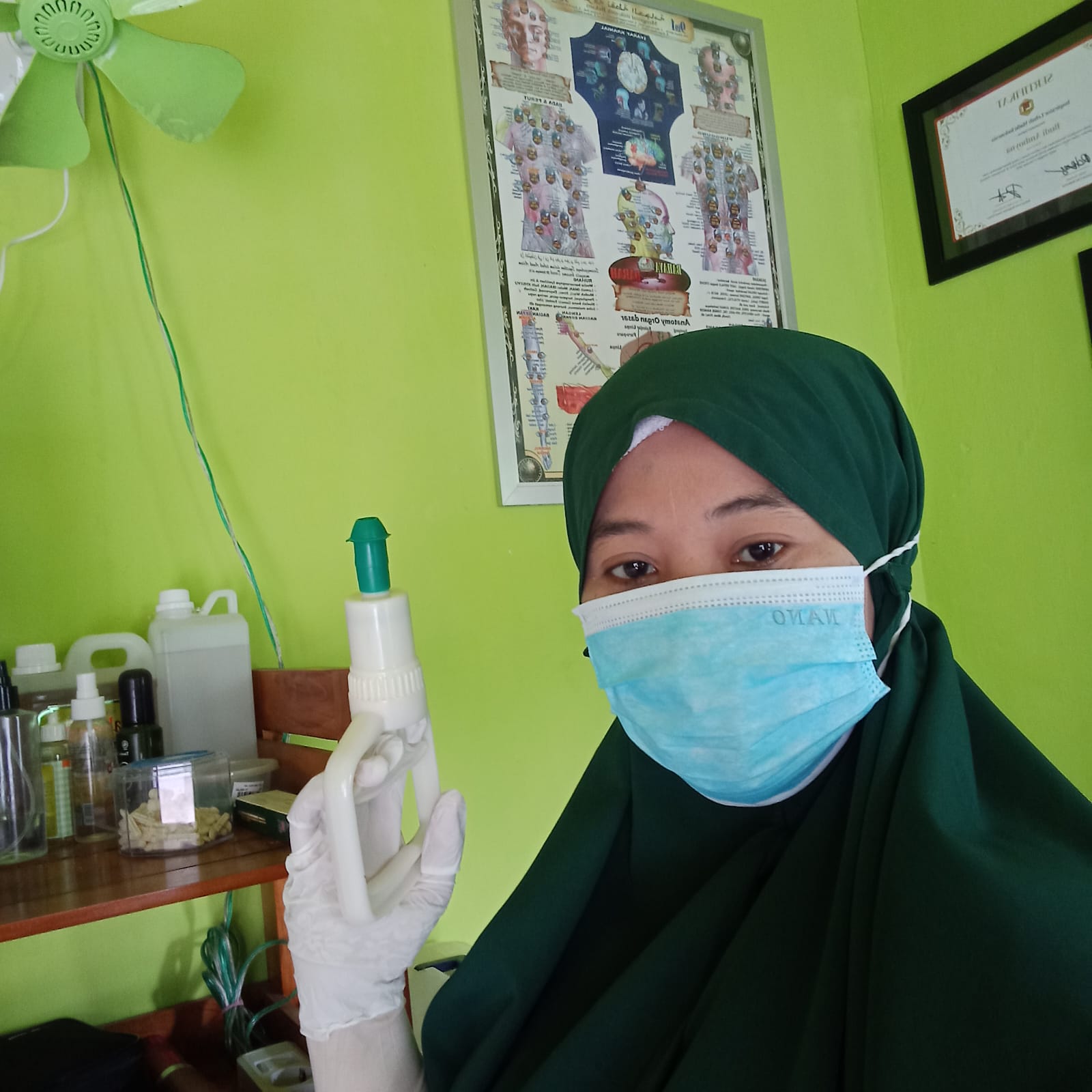 gambar terapis banyuwangi, sedulur terapis blambangan, terapis purwoharjo, terapi bekam dan madu, terapis neti yudhiana