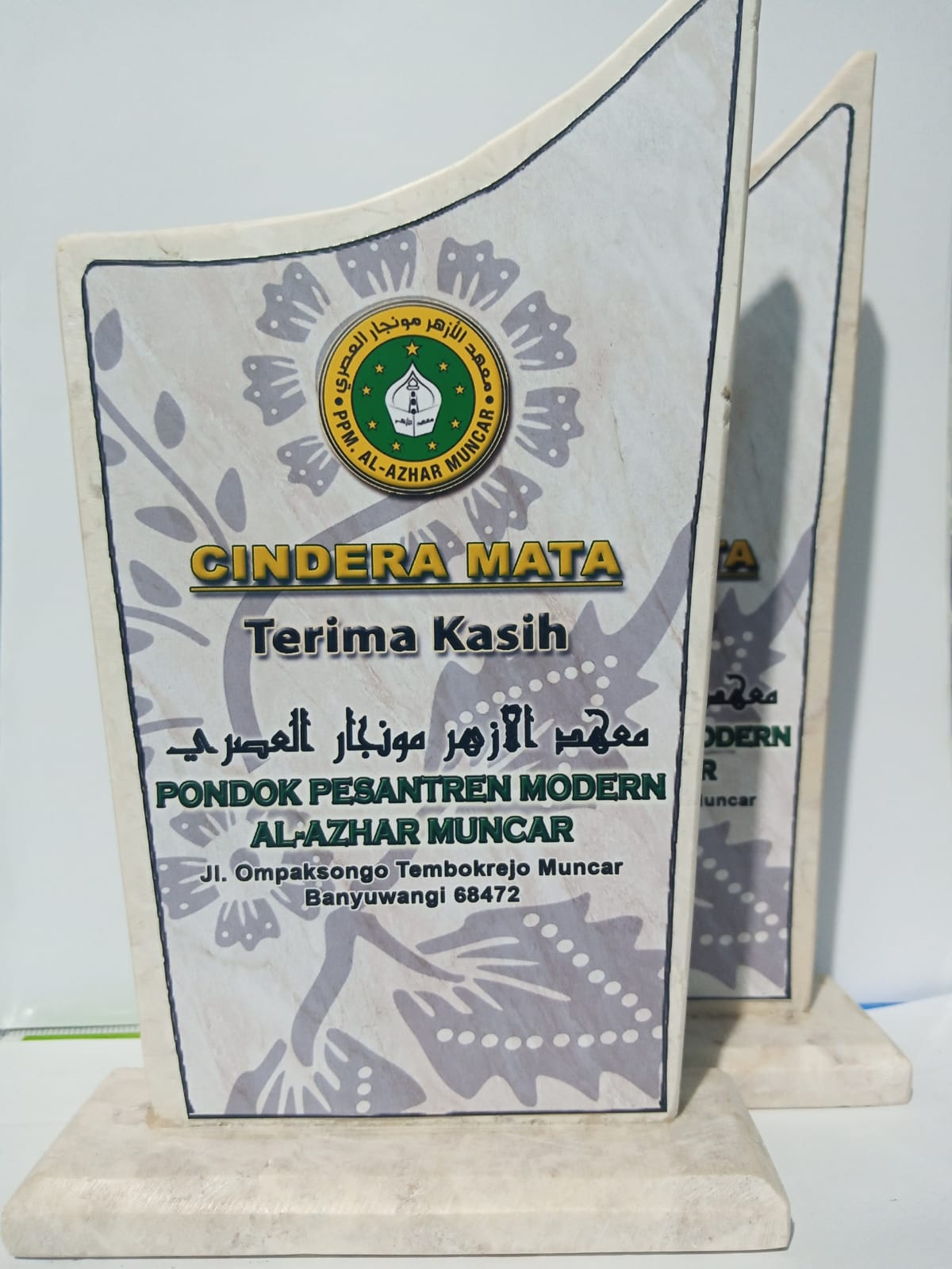 gambar trophy piala vandel marmer cinderamata souvenir murah banyuwangi